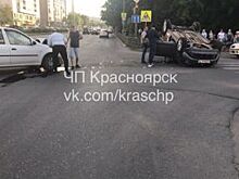 Красноярцы обсуждают видео странного ДТП с девушкой-водителем