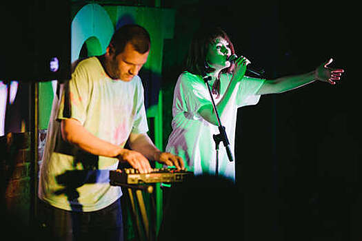 Песню "Пыяла" группы "АИГЕЛ" перевели на русский язык