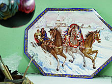 Елочные игрушки, подносы, шкатулки и панно с изображением лошадей. Русские народные промыслы переживают пик популярности в Новый год