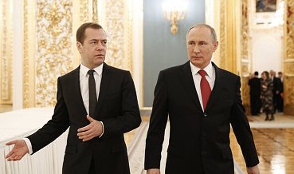 Путин и Медведев оказались беднее членов правительства