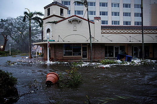 Власти штата Флорида сообщили о первых шести жертвах урагана "Иан"