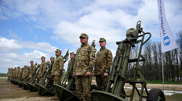 Украина увеличит число военных на границе с Крымом