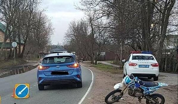 В Калининградской области молодой человек на питбайке въехал в багажник легковушке и получил травмы