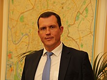 Префект ЦАО Владимир Говердовский поздравляет сотрудников социальной сферы с профессиональным праздником