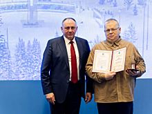 Глава Ханты-Мансийска Максим Ряшин вручил награды хантымансийцам в благодарность за их вклад в развитие города