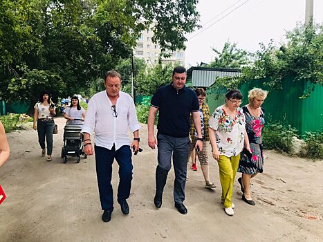 Евгений Ковалев помог благоустроить дорогу в Заводском районе Саратова