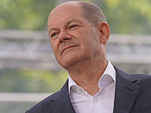 Шольц признался, что вопреки советам правительства моется каждый день