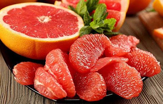 Россиянам рассказали, при каких болезнях употребление грейпфрута может быть опасным
