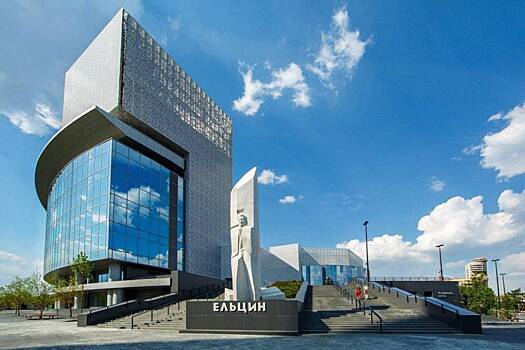 Почему в России есть Ельцин-центр, но нет Сталин-центра