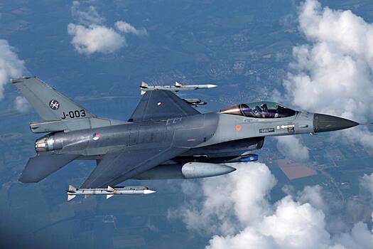 В НАТО указали на возможность участия F-16 в боях на Украине только в 2027 году