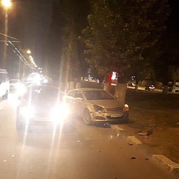 Во время движения у саратовца сломался автомобиль, но пострадал другой водитель