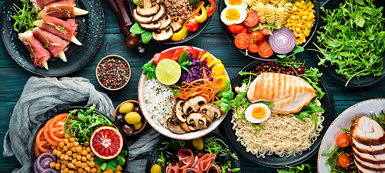 Не сидеть на диете, готовить дома и еще 6 здоровых привычек, которых стоит начать придерживаться в Новом году