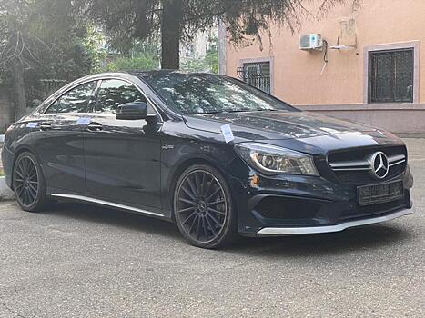 В Краснодаре судебные приставы за долги арестовали Mercedes-Benz