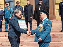 Валерий Лидин вручил награды представителям противопожарной службы региона