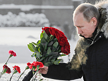 Путин посетил могилу умершего в блокаду брата