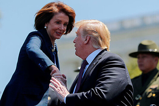 Трамп назвал уход Пелоси из конгресса великим событием