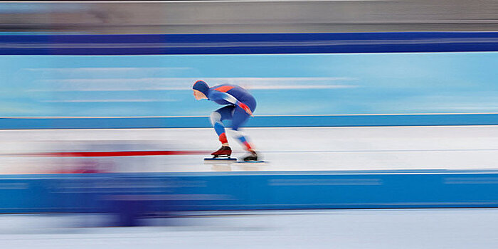 Конькобежец Алдошкин выиграл золото ЧР на дистанции 5000 м с рекордом катка в Иркутске