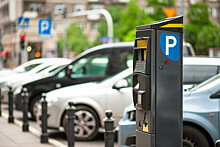 В Госдуме предложили отменить платную парковку из-за отключившихся паркоматов