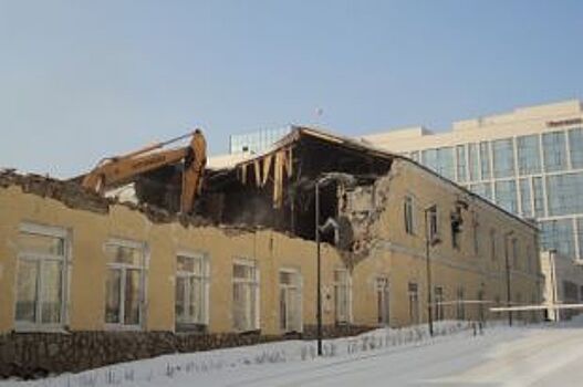 В Уфе начат демонтаж части исторического здания бывшего кабельного завода
