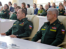 Командующий войсками ВВО генерал-полковник Геннадий Жидко поздравил женщин с наступающим праздником