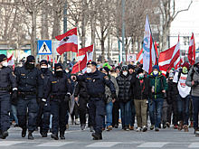 На улицы Вены вышли противники НАТО и антироссийских санкций