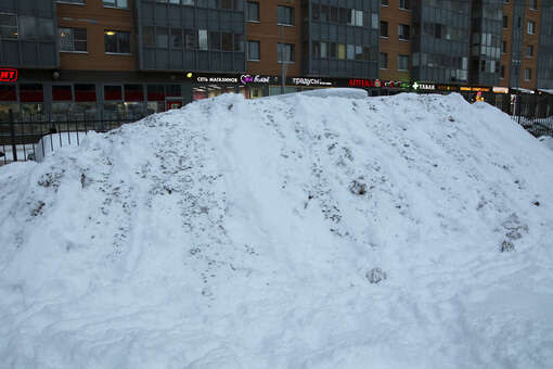 В Перми мужчине пришлось вызвать спасателей, чтобы выбраться из сугроба