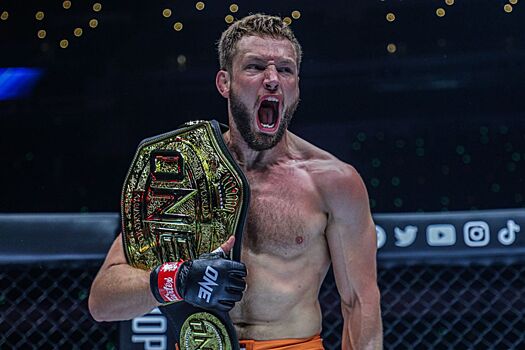 Бывший чемпион ONE FC Ренье де Риддер подписал контракт с UFC