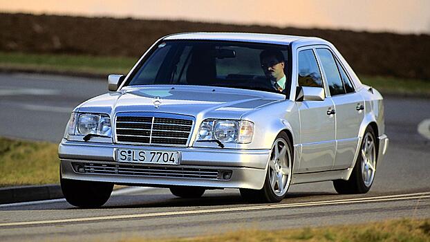 Классика: старый добрый Mercedes-Benz E-Class с V8