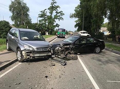 В Светловском городском округе Toyota столкнулась с встречной Honda