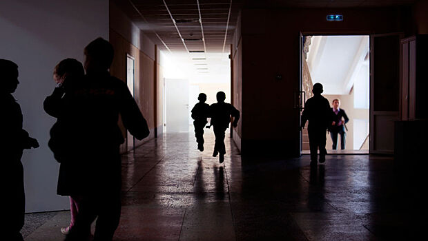 Учителя московской школы арестовали по делу о секс-скандале