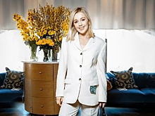 Беременная Караулова и Летучая устроили на бранче битву total white образов