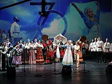 Дмитрий Азаров поздравил Волжский русский народный хор с 70-летием