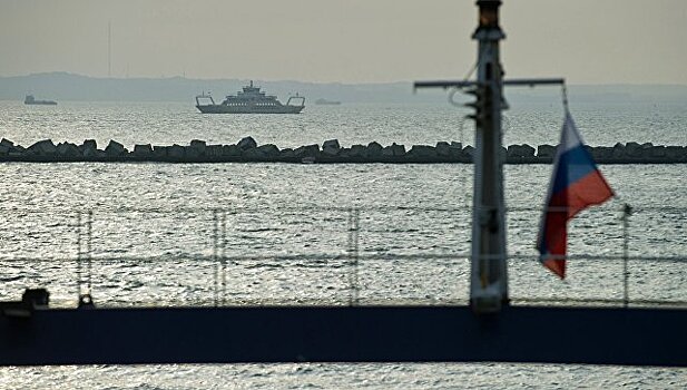 Переправа в Крым остается закрытой более десяти часов