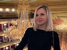 Средний сын певицы Натали помог бабушке собрать облепиху