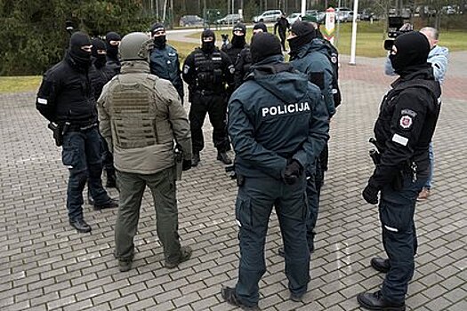 Пакет с патронами нашли рядом с русской школой в Литве