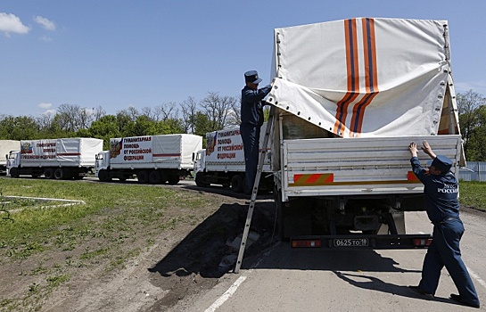 Колонна МЧС РФ с гуманитарной помощью отправилась в Донбасс