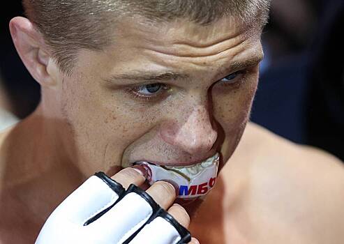 Бросание бутылок в российского бойца MMA после поединка объяснили