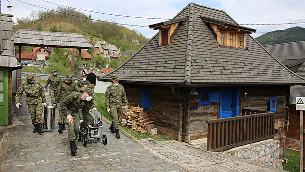 Кустурица поблагодарил военных РФ