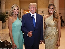 Дональд Трамп разгружает декорации и фотографируется с бывшей и нынешней женой на репетиции свадьбы дочери