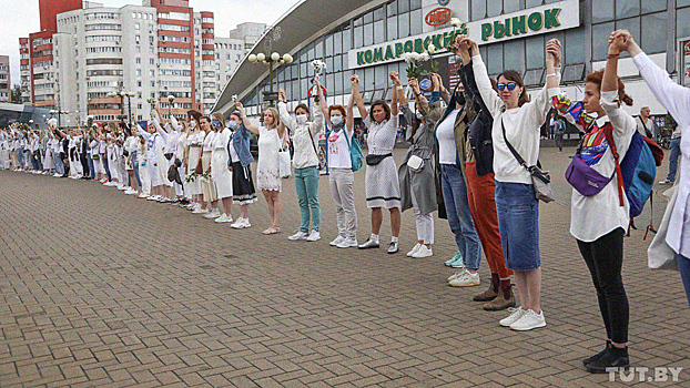 250 женщин вышли в знак протеста в центре Минска