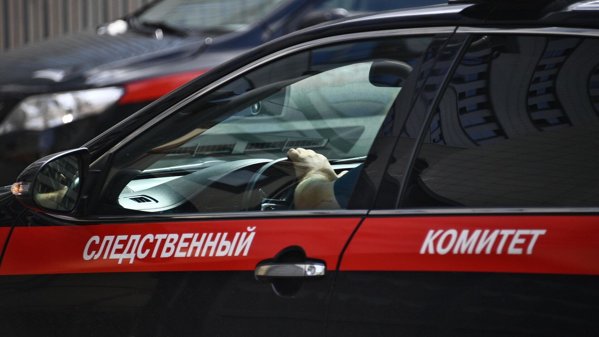 Тело мужчины с ножевым ранением нашли возле дома в центре Москвы