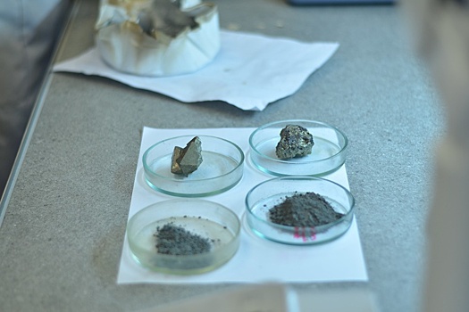 Ученые придумали, как добывать из отработанной руды драгоценные металлы