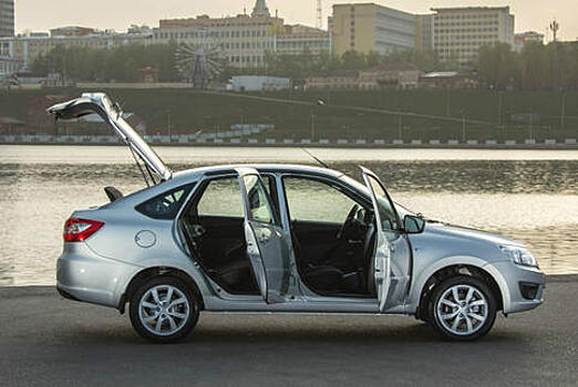 Lada Granta потеряла половину покупателей