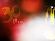 С работающих в Сибири McDonald’s начали снимать вывески