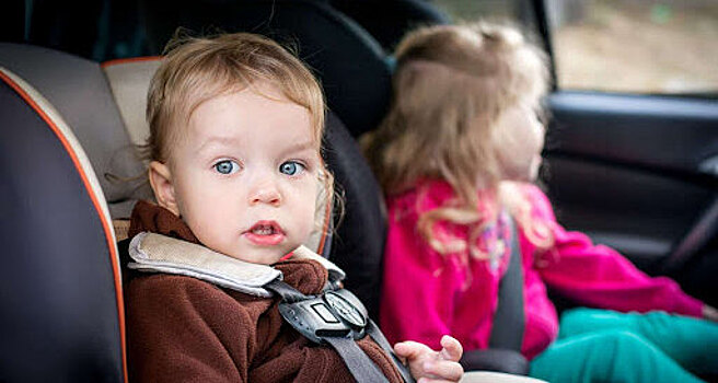 Создана система предупреждения о забытых в машине детях