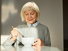 Врач предупредил о неожиданной опасности каши для людей старше 60 лет