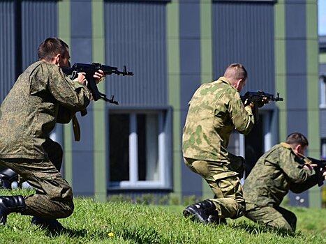Будущие контрактники объяснили свое желание служить чувством долга перед страной