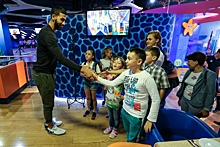«Он отлично понимает чувства детей»: игрок БК «Химки» Энтони Гилл помогает детям из реабилитационного центра