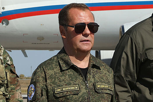 Медведев о поставках Tomahawk Украине: РФ нужно быть готовой к любым развитиям событий