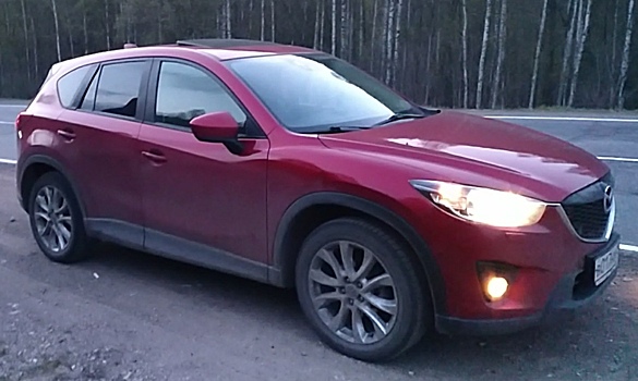 В Екатеринбурге угнали Mazda у помощника представителя Башкирии в Свердловской области
